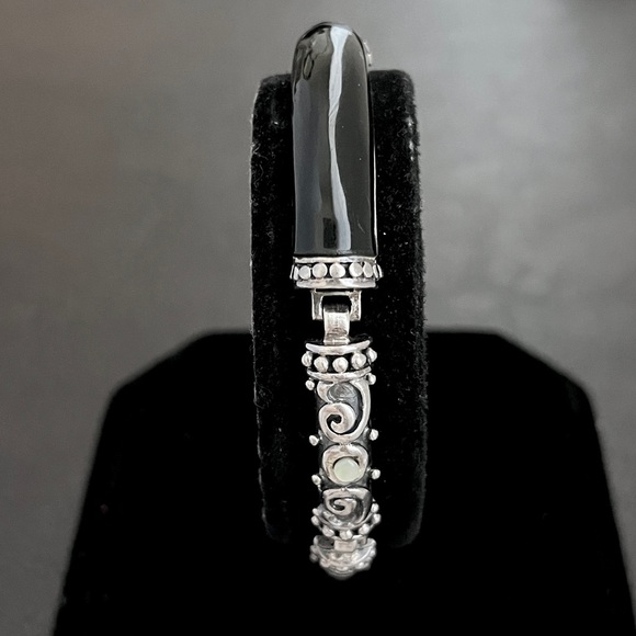 🟦SALE🟦 Vintage sterling silver black onyx and moonstone bracelet - Picture 3 of 10